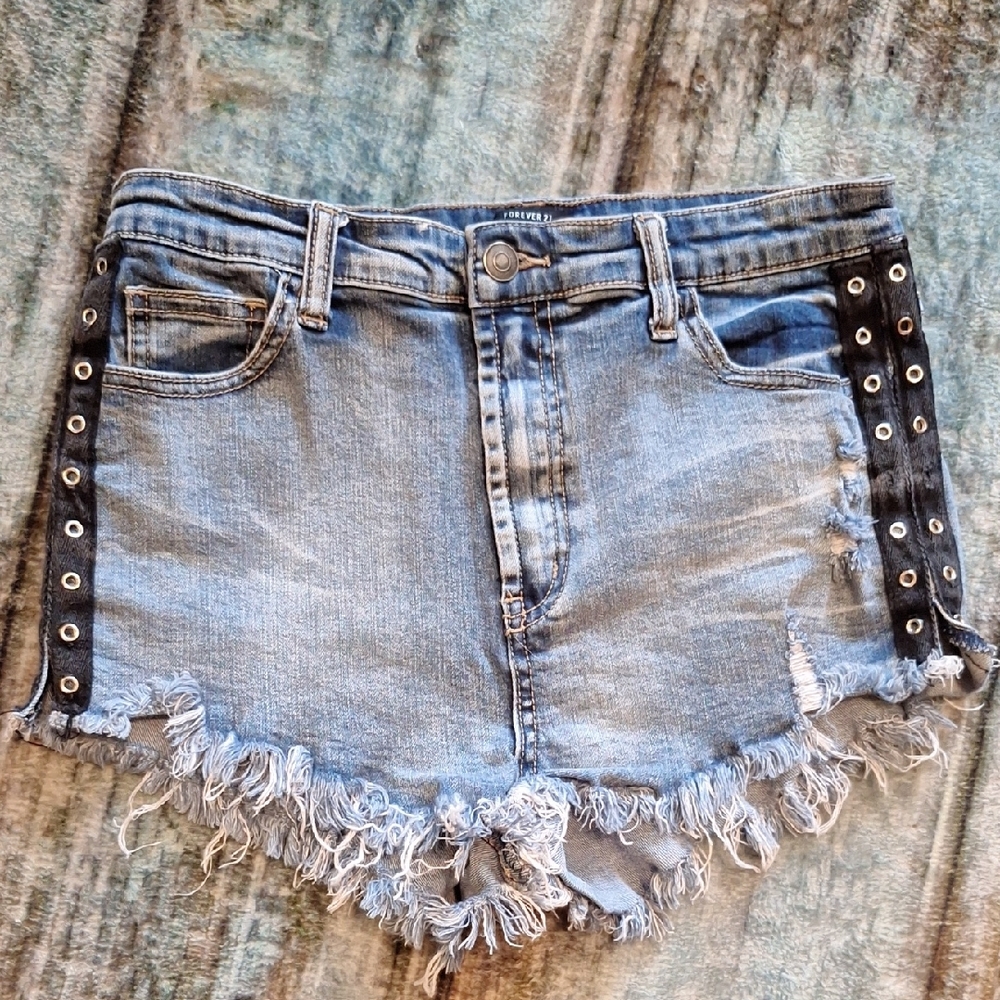 🔥🔥CLEARANCE ITEM Forever 21 Blue and Black Jean Shorts with Frayed Hem. Size L
